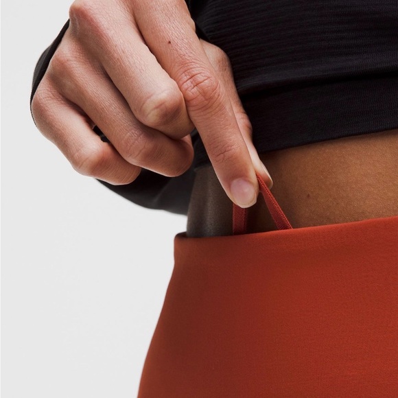 Lululemon Speed Up High Rise Women's Rust 2.5” Shorts Size M NWOT - Picture 3 of 8
